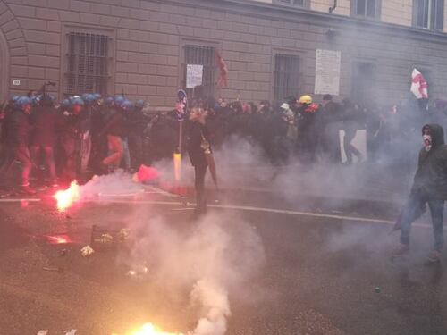 A Firenze scontri tra Polizia e anarchici anti Leopolda