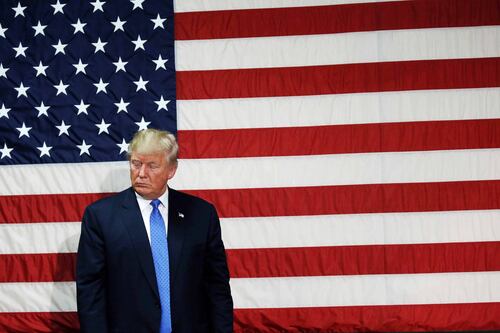 Trump non perde tempo: "Oggi firmo, il Muro con il Messico si fa"