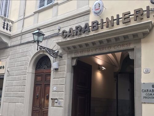 Stupro delle studentesse, l'altro carabiniere indagato: mi sono fatto trascinare. Spunta una foto scattata durante la presunta violenza