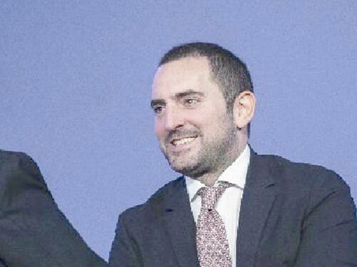 Serie A, Spadafora la calcia in tribuna
