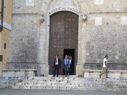 David Rossi, spuntano 3 nuovi account mail del manager Mps. Via alla perizia tecnica dei Ros