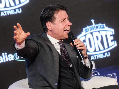 Manovra, il Movimento 5 Stelle presenta un emendamento per il ripristino del reddito di cittadinanza