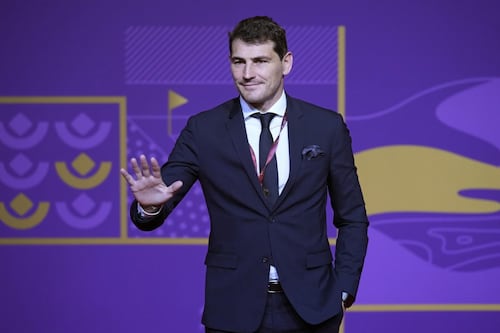 Iker Casillas su Twitter: "Sono gay". Poi cancella e scoppia la polemica