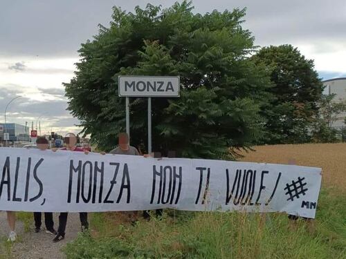 Ilaria Salis, scatta la rivolta: "Monza non ti vuole", lo striscione clamoroso