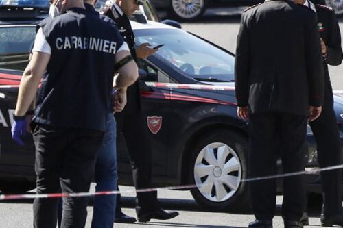 Fonte Nuova, spara alla moglie ed entra in un bar: "Chiamate i carabinieri"