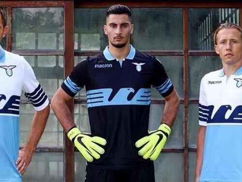 Torna l'aquila stilizzata, ecco la nuova maglia biancoceleste