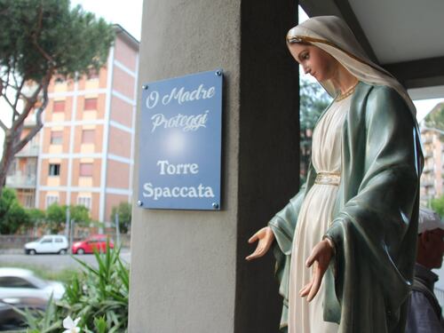 Torre Spaccata sotto il manto della Vergine Maria