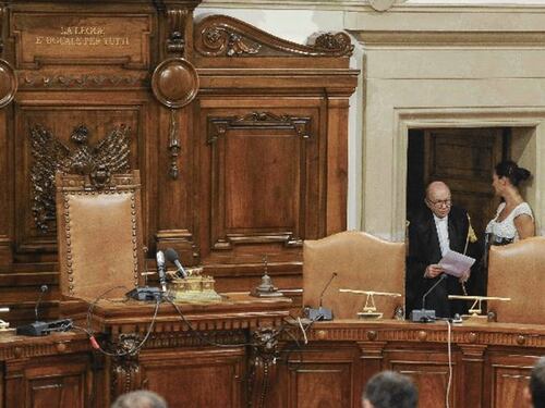 L'erede del giudice anti-Silvio se la cava col trucco di Silvio