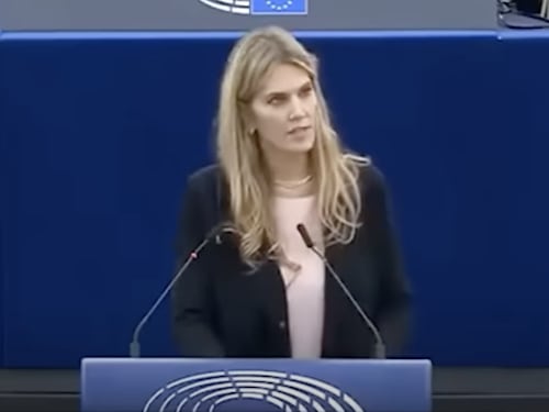 Sequestrati i beni di Eva Kaili. Quella frase all'Europarlamento sulle accuse di corruzione al Qatar