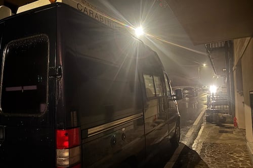 Donna uccisa in provincia di Varese: si indaga su movente