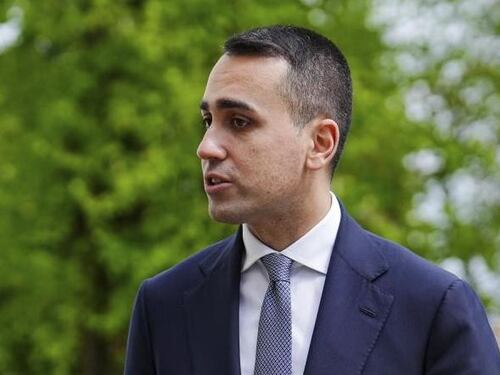 Il fedelissimo di Luigi Di Maio diserta il convegno del ministro. Molto meglio il Roma Bar Show