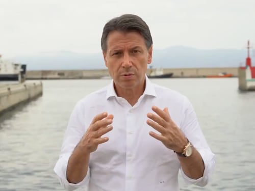 Giuseppe Conte prova a strappare Fedez alla sinistra: così si è ridotta la politica