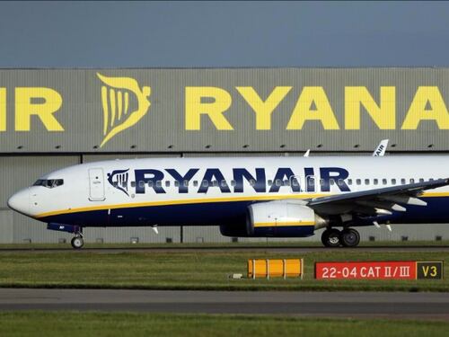 Ryanair offre bonus ai piloti per rinunciare alle ferie e cerca comandanti in Brasile