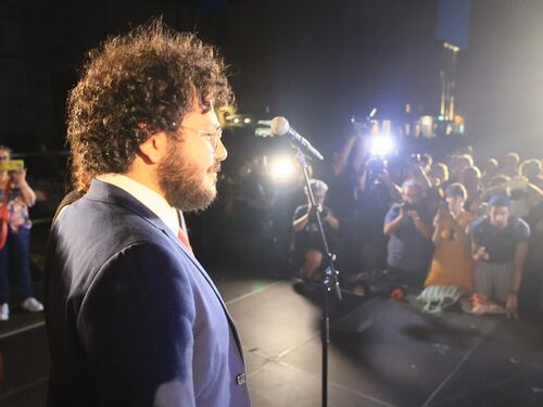 Patrick Zaki, Pd e sinistra se lo litigano per candidarlo alle europee: "Trattative"