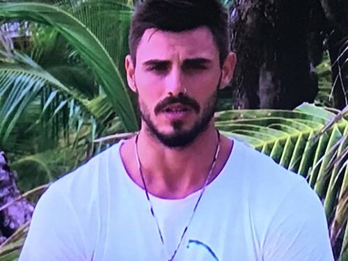 Il sacrificio di Francesco Monte, si ritira e lascia l'Isola dei Famosi per difendersi da Eva Henger