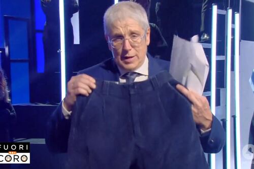 Fuori dal coro, Mario Giordano risponde ad Aldo Grasso: "Meglio boy scout che..."