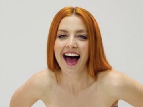 Noemi posta la foto senza veli! "Suono sempre così..." forma strepitosa, i fan danno di matto