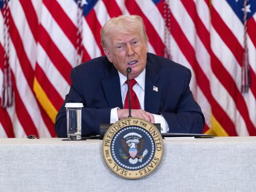 Groenlandia, Trump: "Potrei imporre dazi ai Paesi non d'accordo con strategia Usa"
