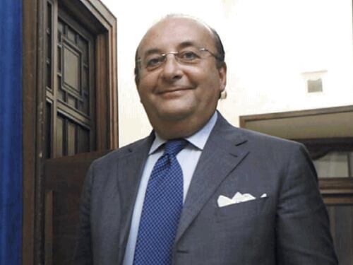 Vitalizi più alti per gli ex senatori: si torna al retributivo. I grillini insorgono