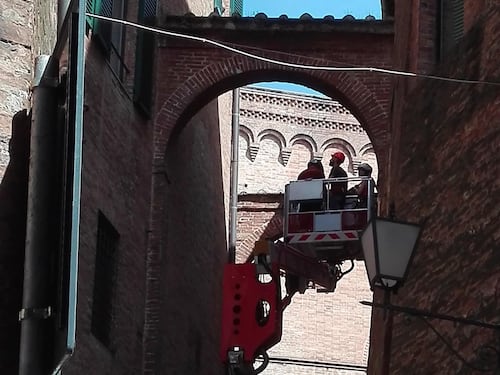 David Rossi, svolta sul manager Msp: "Ferite ai polsi incompatibili con la caduta"