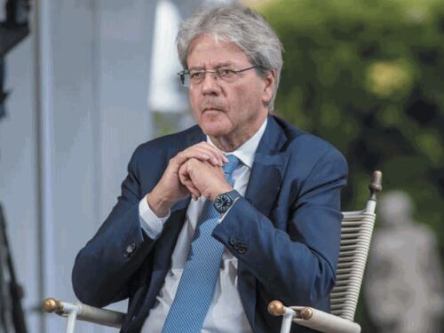 Meloni bacchetta l'Ue e lo straniero Gentiloni: "Curioso stallo su Ita"