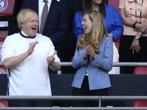 Boris Johnson sarà di nuovo padre. Dopo un aborto spontaneo la neo moglie è incinta