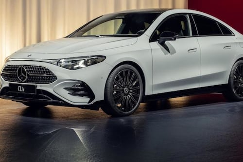 Mercedes CLA scopre l'ibrido