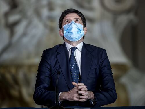 Preparano il nuovo lockdown ma per Speranza va tutto alla grande: abbiamo fatto passi da gigante