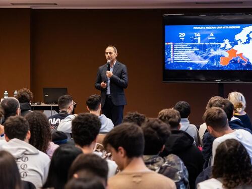 Nissan avvicina i giovani al mondo del lavoro