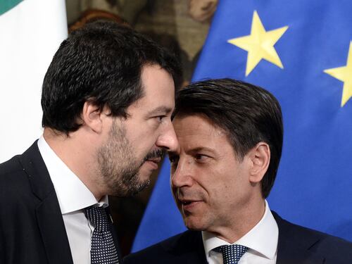 Salvini spedisce i migranti in Francia e a Malta. Conte: "Ne prenderanno 50 a testa"