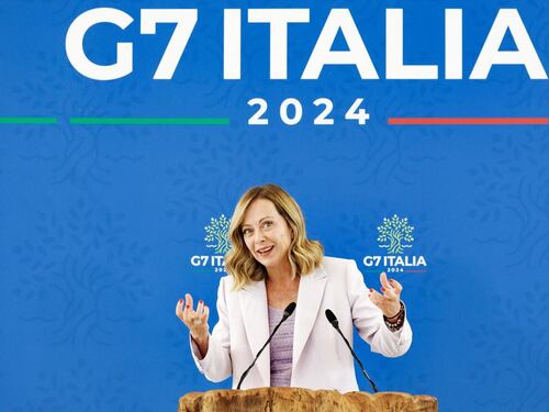 Meloni e Thatcher simili. Bisignani: i tratti comuni tra la premier e la Lady di ferro
