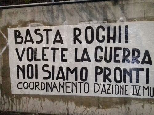 "Basta roghi o scoppia la guerra", in via di Salone spunta lo striscione di minacce ai rom