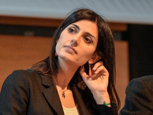 Raggi a Tria: caccia tu CasaPound