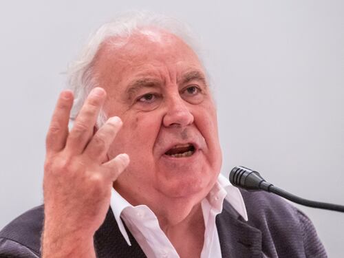Elezioni, Michele Santoro sbarca in politica: “Pronto a dare il mio contributo. Pd? Non ha nulla di sinistra”