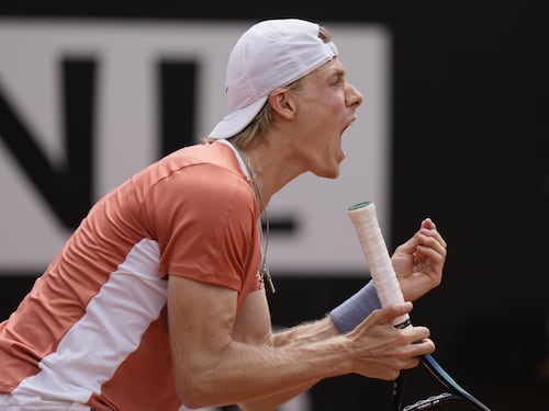 Internazionali Roma, l’isteria di Denis Shapovalov lo mette nei guai: il gesto senza precedenti nel tennis