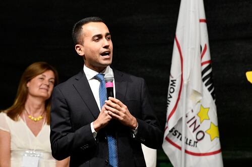 Di Maio ritira l'impeachment: "Collaboriamo con Mattarella"