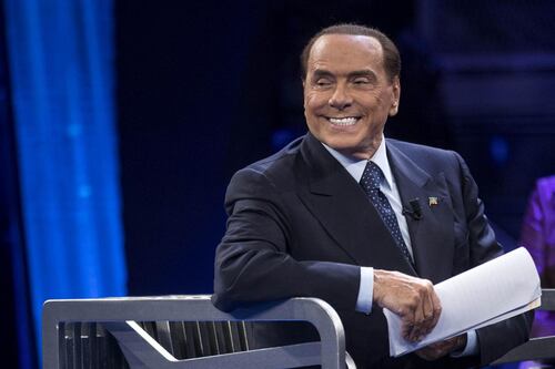 Berlusconi: "I professionisti della politica mi fanno schifo"