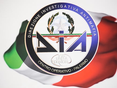 Caso di MeToo nella Dia: marescialla contro il capo che la perseguita. È stalking