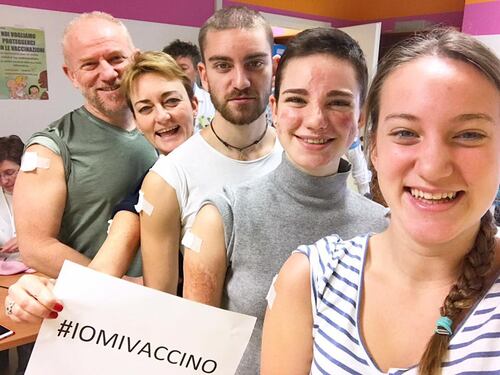 Meningite, Bebe Vio si vaccina con tutta la famiglia