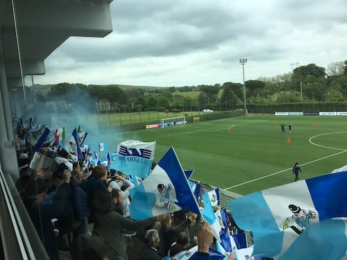 Lazio, bagno di folla a Formello con vista sul derby
