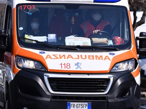Rivarolo, gli chiede i biglietti: capotreno accoltellato da due nordafricani, è grave