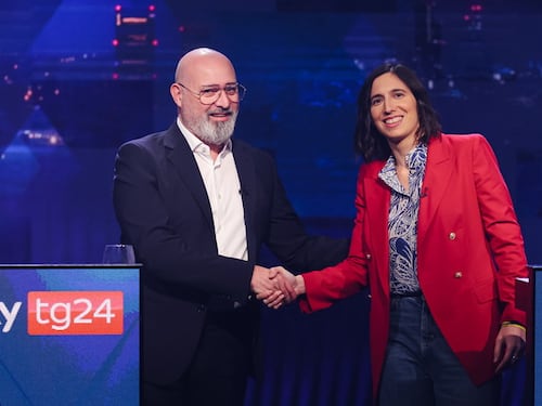 Duello Bonaccini-Schlein, sinistra senza speranza: "Meloni può stare tranquilla"