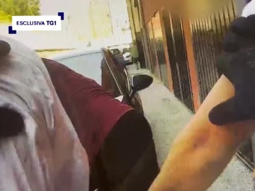 Il nuovo video sull'arresto di Fakir: così gli agenti hanno evitato la rissa