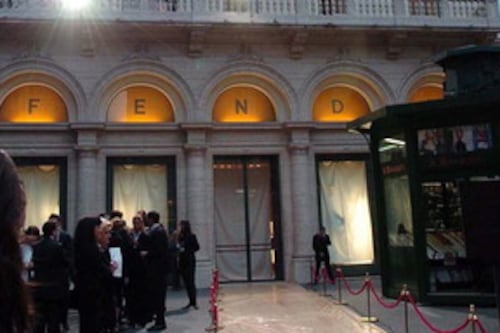 Fendi, maxi-furto nel negozio di via del Corso: rubate borse per 100mila euro