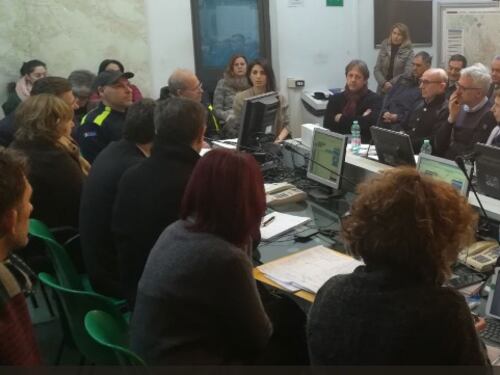 Neve a Roma, la Raggi assicura: "Le scuole riaprono mercoledì"