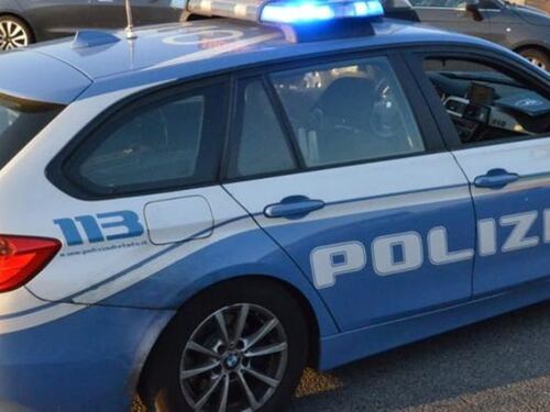 Tenta di violentare una ragazza nel bagno del fast food