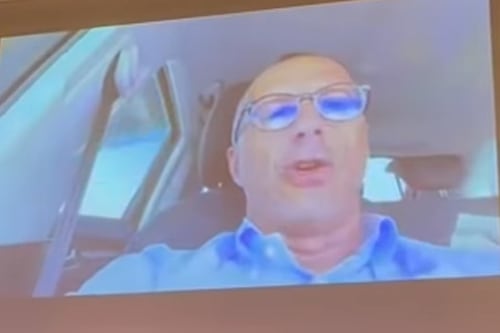 Regionali Marche, la gaffe clamorosa di Ricci: come si presenta in video