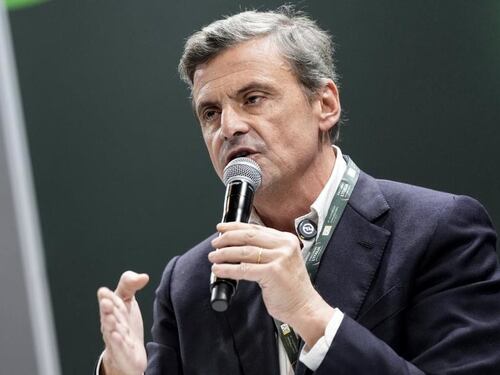 Stellantis, Calenda pontifica ma da ministro lasciò 162 tavoli di crisi aperti