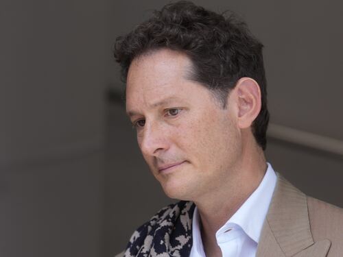 Elkann, possibile passo indietro. Addio ai vertici di Ferrari, Stellantis ed Exor?