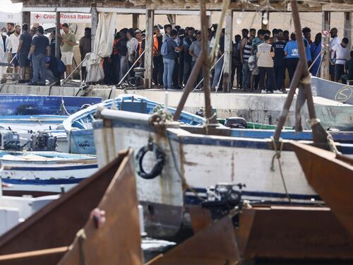 Sondaggio immigrazione, gli italiani dicono sì ai rimpatri e no agli ingressi. Bagno di realtà per la sinistra
